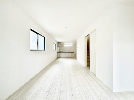 ���̑����ρ@�Ƒ��̏Ί炪���R�Ɛ��܂�Ă���A����ȕ��͋C�̃_�C�j���O�Ɏd�オ���Ă��܂��B