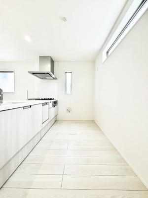 �L�b�`���@�u�₩�ȕ����ʂ蔲����L�b�`���B��������̂Ŗ��邭���C�ɂ��𗧂��܂��B