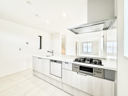 �L�b�`���@�J�E���^�[�z���ɂ��b�������Ȃ��疈���̂������������Ɗy����