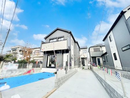 ���n�O�ώʐ^�@�������ꂽ�O�ρA�㎿�ȏZ��Ԃ��L���鎺���͉i�����S���ĉ߂�����Z���ł��B