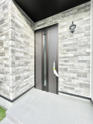 ���ց@��؂ȉƑ��A���q���o�}���錺�ցB���֑O�͉����t���ŉJ���~���Ă��Ă��G��ɂ����ł��B