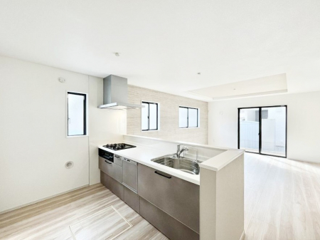 �L�b�`���@���������Ȃ��炲�Ƒ��Ƃ̉�b���y���߂�ΖʃJ�E���^�[�L�b�`��