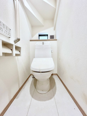 �g�C���@�g�C����1�K��2�K���ꂼ��ɔz�u����Ă��ĂƂĂ��֗��ł��B 