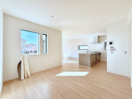 ���̑����ρ@�Ƒ��̏Ί炪���R�Ɛ��܂�Ă���A����ȕ��͋C�̃_�C�j���O�Ɏd�オ���Ă��܂� 