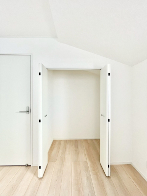 ���[�@�m���̃N���[�[�b�g�B���s��������̂Ō���̈ߗނ�����������܂�܂��B