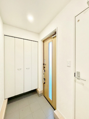 ���ց@�K���X�X���b�g�̓��������փh�A�������Ɍ���͂��Ă���܂�