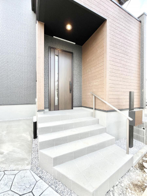 ���ց@��؂ȉƑ��A���q���o�}���錺�ցB