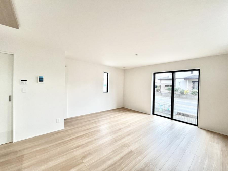 ���r���O�@���邢�z���������A�����̕��͋C�ɖ�������郊�r���O�E�_�C�j���O�B 