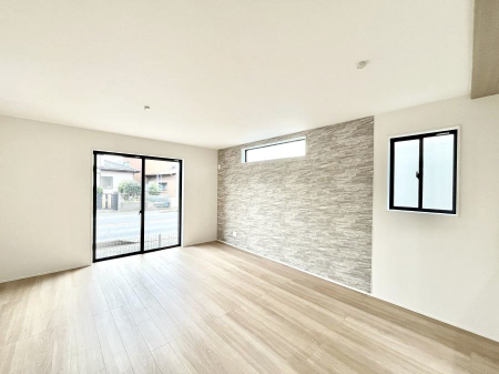 ���̑����ρ@�Ƒ��̏Ί炪���R�Ɛ��܂�Ă���A����ȕ��͋C�̃_�C�j���O�Ɏd�オ���Ă��܂��B