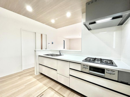 �L�b�`���@���������Ȃ���ł����Ƒ��Ƃ̉�b���y���߂�ΖʃL�b�`��