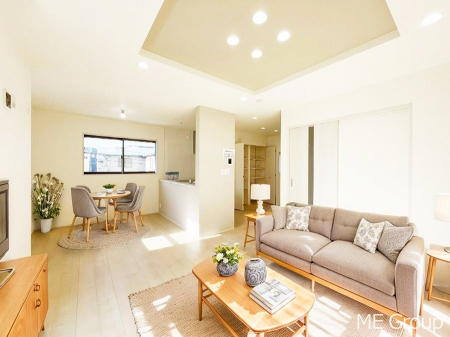 ���r���O�@�������������͋C�̂k�c�j�͉Ƒ��݂�Ȃ̉��K��ԁ��Ƌ��CG�ł�