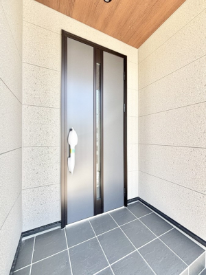 ���ց@��؂ȉƑ��A���q���o�}���錺�ցB���֑O�͉����t���ŉJ���~���Ă��Ă��G��ɂ����ł��B 