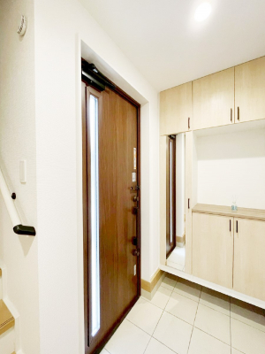 ���ց@���ʔ��͂��Ƒ��̎ʐ^��G�߂̃C���e���A�ŏ���I�Ƃ��ĉ��o�ł��܂�