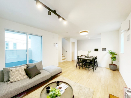 ���r���O�@�傫�ȑ����炽���Ղ�̗z���ƕ����������郊�r���O