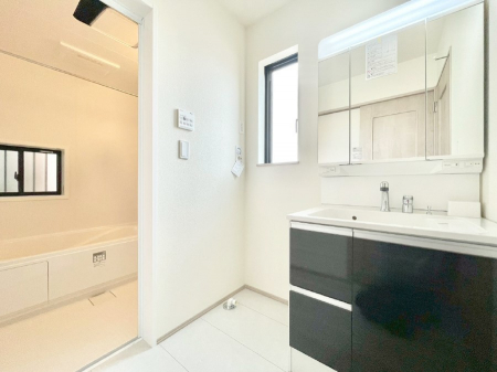 ���̑��@�L�X�Ƃ�Ƃ�̂��郉���h���[�X�y�[�X�B  