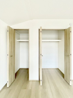 ���[�@�m���̃N���[�[�b�g�B���s��������̂Ō���̈ߗނ�����������܂�܂��B