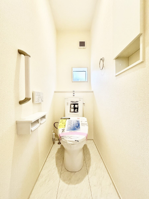 �g�C���@�g�C����1�K��2�K���ꂼ��ɔz�u����Ă��ĂƂĂ��֗��ł��B 