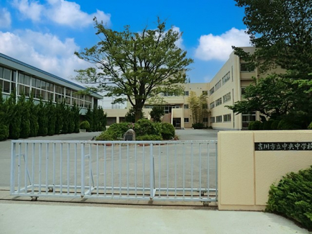 ���ӊ��@���w�Z 1100m �g��s���������w�Z