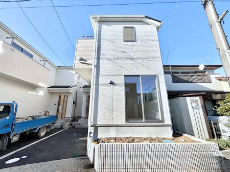 ���n�O�ώʐ^�@�������ꂽ�O�ρA�㎿�ȏZ��Ԃ��L���鎺���͉i�����S���ĉ߂�����Z���ł��B 