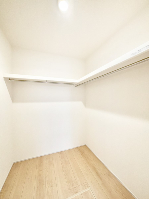 ���̑��@�G�ߕ��̈ߗނ��X�b�L�����[�ł���E�H�[�N�C���N���[�[�b�g