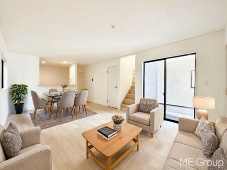 ���r���O�@�傫�ȑ����炽���Ղ�̗z���ƕ����������郊�r���O�@���Ƌ��CG�ł�