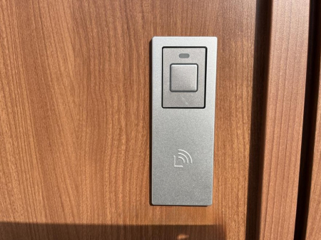 ���̑��@�X�}�[�g�ɊJ���ł���d�q�L�[