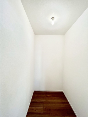 ���[�@�L�b�`�������[�B�H���H�ނ̃X�g�b�N�͂������A���p�i�̎��[�Ȃǎg�����͂��낢��  