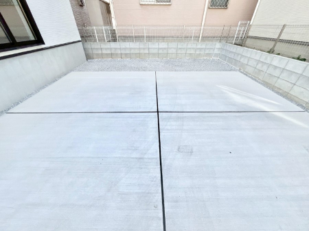 �@�����Ɍ������Ȃ����ԃX�y�[�X�B�@