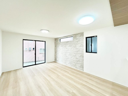 ���r���O�@�傫�ȑ����炽���Ղ�̗z���ƕ����������郊�r���O