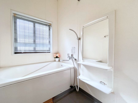 �����@����̔�������Ă���閾�邢�������̂���o�X���[��