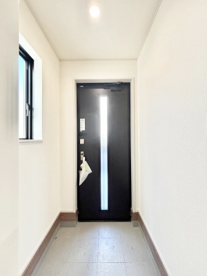 ���ց@�K���X�X���b�g�̓��������փh�A�������Ɍ���͂��Ă���܂�