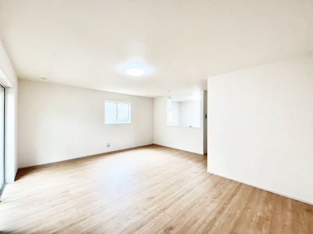 ���̑����ρ@�Ƒ��̏Ί炪���R�Ɛ��܂�Ă���A����ȕ��͋C�̃_�C�j���O�Ɏd�オ���Ă��܂��B