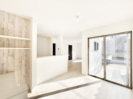 ���r���O�@�Ƒ��c���̎��Ԃ����������Ȃ��났�̃��r���O�_�C�j���O�B   