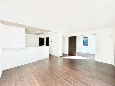 ���̑����ρ@�Ƒ��̏Ί炪���R�Ɛ��܂�Ă���A����ȕ��͋C�̃_�C�j���O�Ɏd�オ���Ă��܂��B