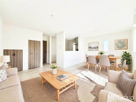 ���r���O�@�������������͋C�̂k�c�j�͉Ƒ��݂�Ȃ̉��K��ԁ��Ƌ��CG�ł�