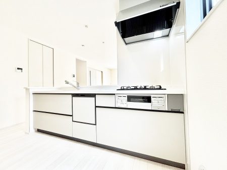 �L�b�`���@���������Ȃ���ł����Ƒ��Ƃ̉�b���y���߂�ΖʃL�b�`��