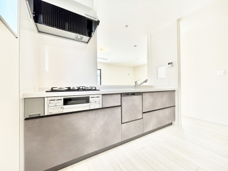 �L�b�`���@���������Ȃ���ł����Ƒ��Ƃ̉�b���y���߂�ΖʃL�b�`��