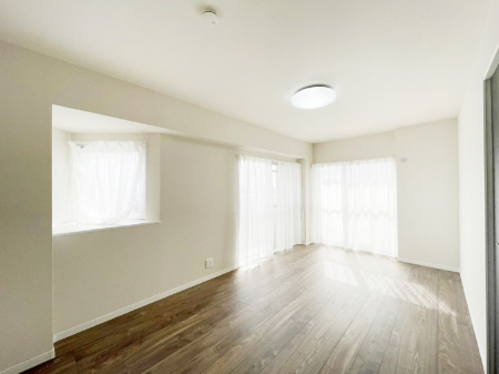 ���̑����ρ@�o���R�j�[���J�������v���X���Ă����m��