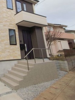 ���ց@��؂ȉƑ��A���q���o�}���錺�ցB