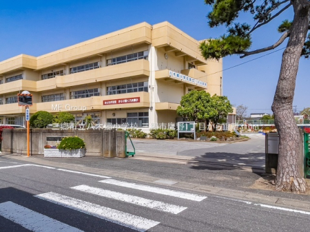 ���ӊ��@���w�Z 310m �O���s�����؋����w�Z