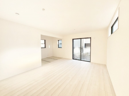 ���r���O�@�Ƒ��c���̎��Ԃ����������Ȃ��났�̃��r���O�_�C�j���O�B   