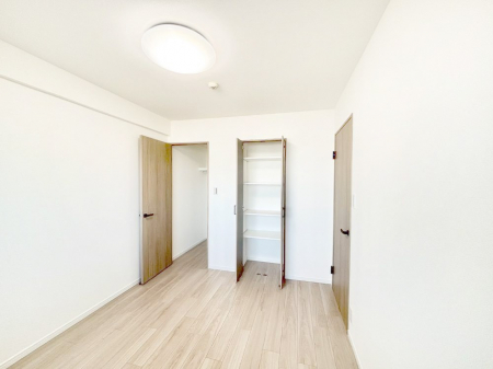 �Q���@�g���₷���`�Ńx�b�g��Ƌ�̒u�����ɂ����邱�Ƃ�����܂���B   