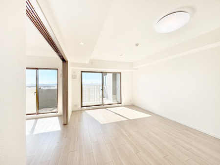 ���r���O�@�Ƒ��c���̎��Ԃ����������Ȃ��났�̃��r���O�_�C�j���O�B   