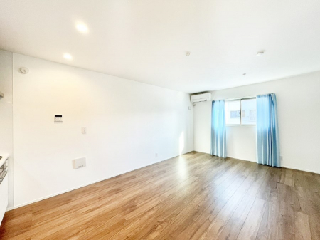 ���̑����ρ@�Ƒ��̏Ί炪���R�Ɛ��܂�Ă���A����ȕ��͋C�̃_�C�j���O�Ɏd�オ���Ă��܂� 