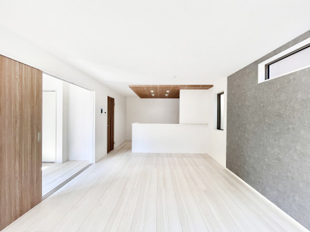 ���r���O�@�Ƒ��c���̎��Ԃ����������Ȃ��났�̃��r���O�_�C�j���O�B   