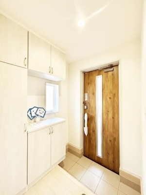 ���ց@���ʔ��͂��Ƒ��̎ʐ^��G�߂̃C���e���A�ŏ���I�Ƃ��ĉ��o�ł��܂�