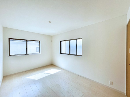 ���̑����ρ@2�ʍ̌����m�ۂ������邢��ԁB�Ƒ��݂�Ȃ����K�ȕ�炵����������݌v�ł��B