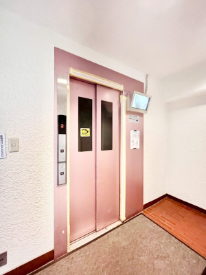 ���̑��@����̏�艺��ɕ֗��ȃG���x�[�^�[�I