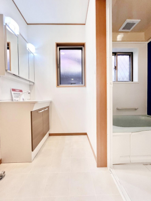 ���ʑ�E���ʏ��@�������̂�����K��Ԃł��B�����̐g�x�x���C�����ǂ����g�������܂��B 