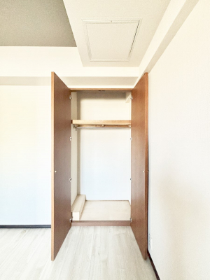 ���[�@��������ߗނ�ו��Ȃǂ̎��[�ɕ֗��ȃN���[�[�b�g�t���B